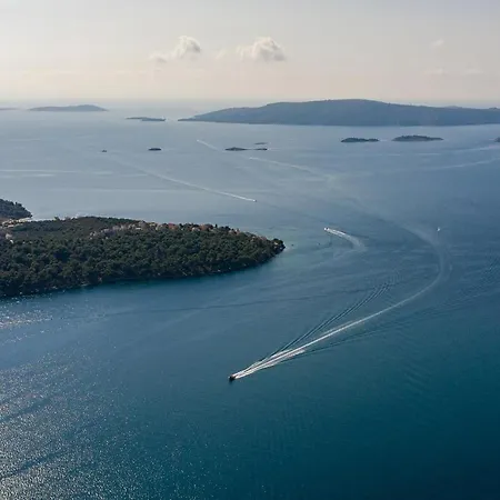 Lambrisa Lägenhet Trogir