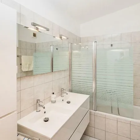 Lambrisa Apartman Trogir