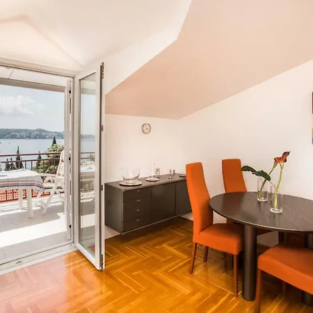 Lambrisa Apartman Trogir