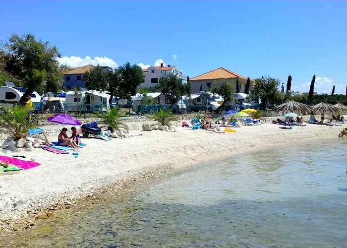 Lambrisa アパート