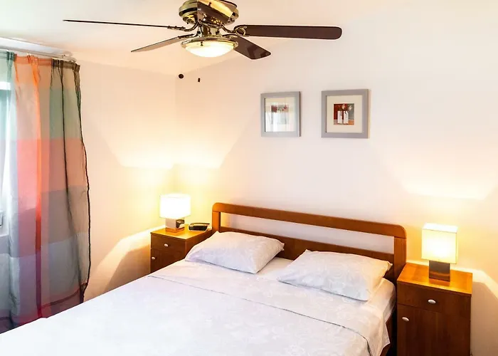 アパート Lambrisa *