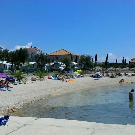 Lambrisa Apartament
